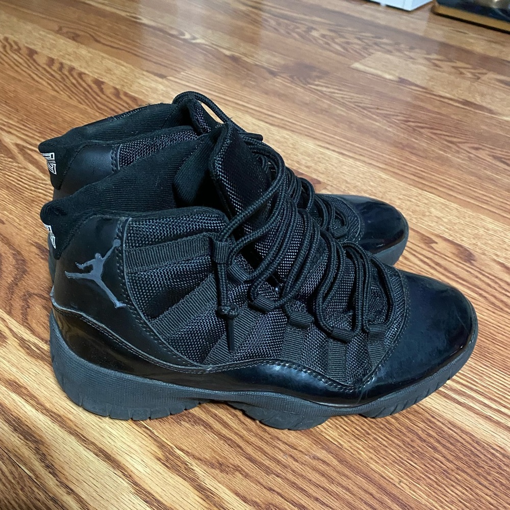 Jordan 11 all black